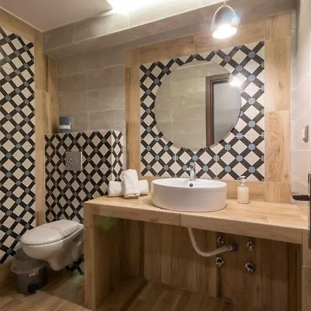 Romantic Getaway In With Pool Appartement *