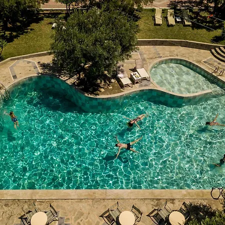 Апартамент Romantic Getaway In With Pool
