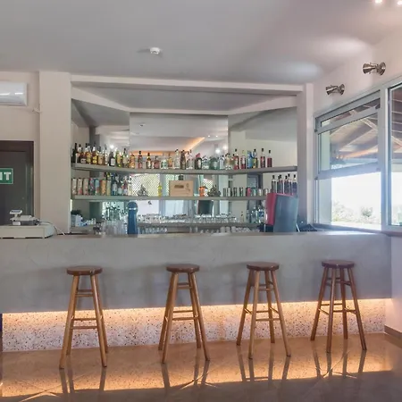 Romantic Getaway In With Pool Apartment