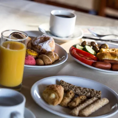 Romantic Getaway In With Pool Gerakini