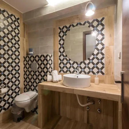 Апартамент Romantic Getaway In With Pool Геракини