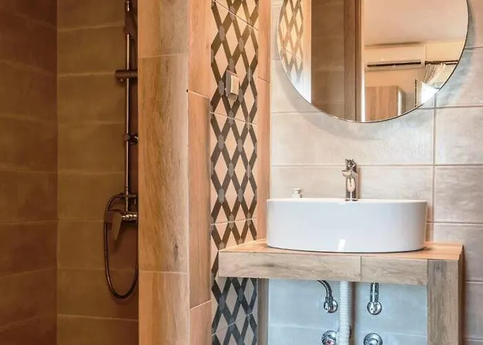 Romantic Getaway In With Pool 公寓 *