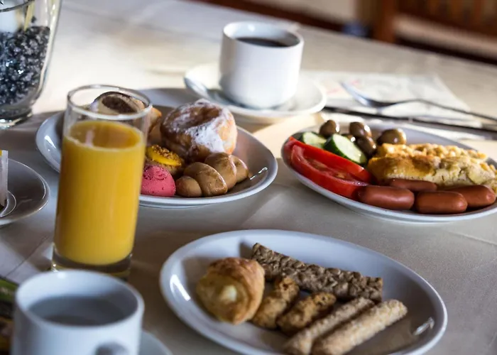 Romantic Getaway In With Pool 基拉奇尼